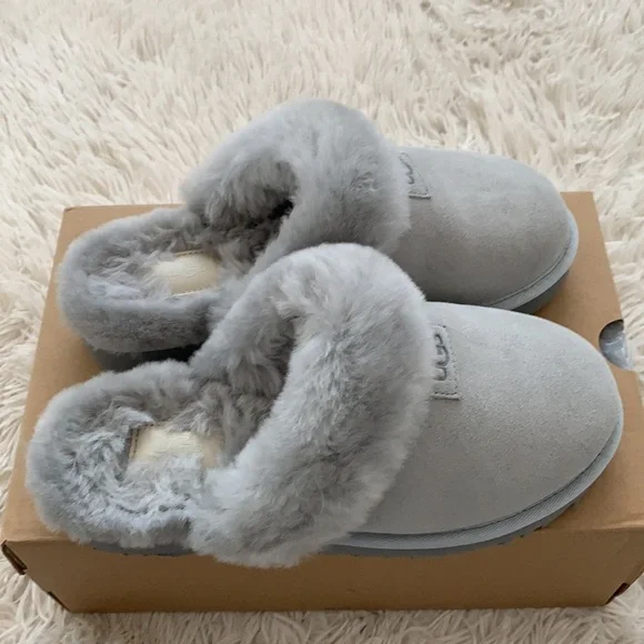 New ugg light grey genuine shearling slipper - Picture 1 of 14